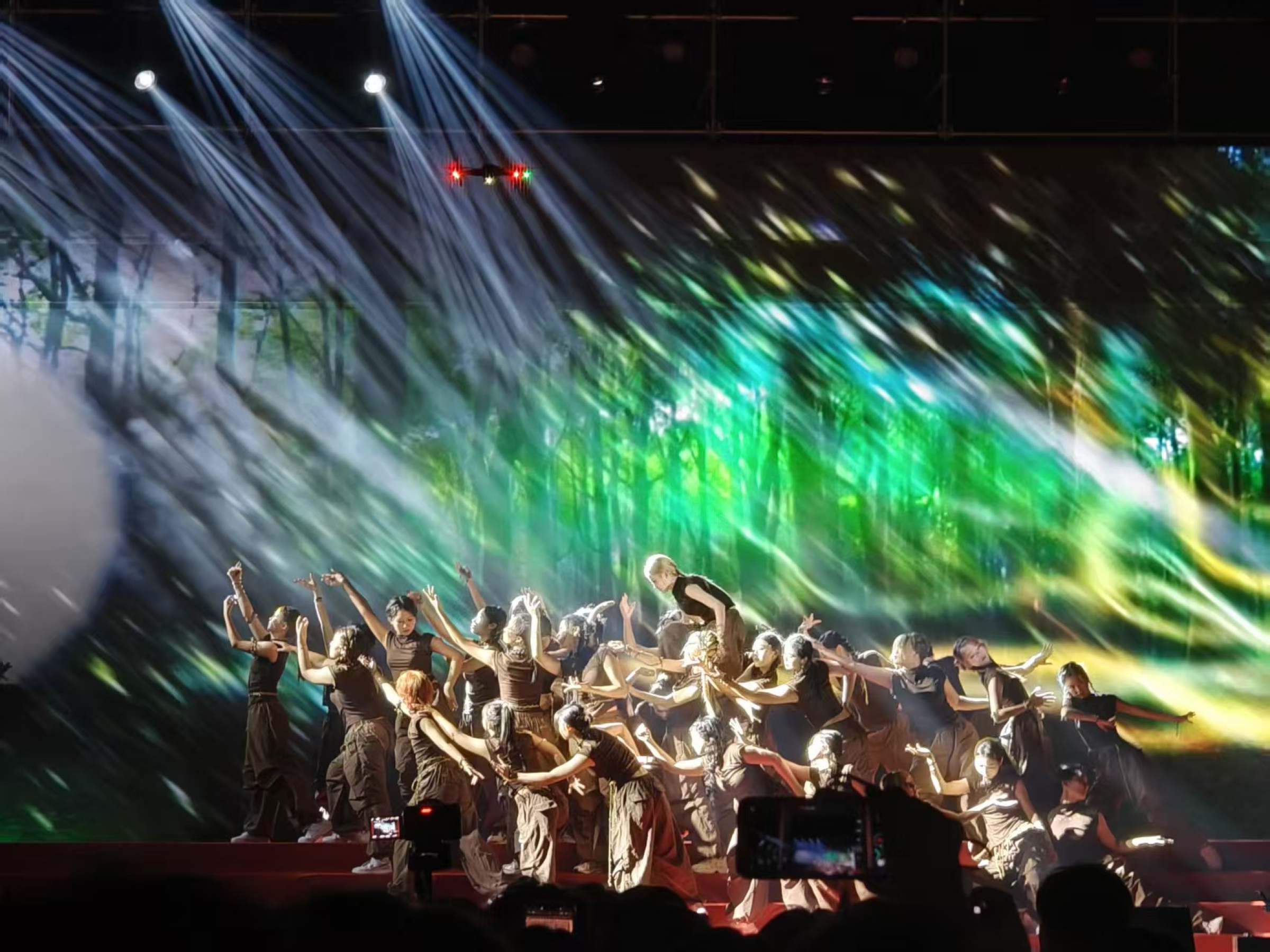 街舞《逐光绽放》