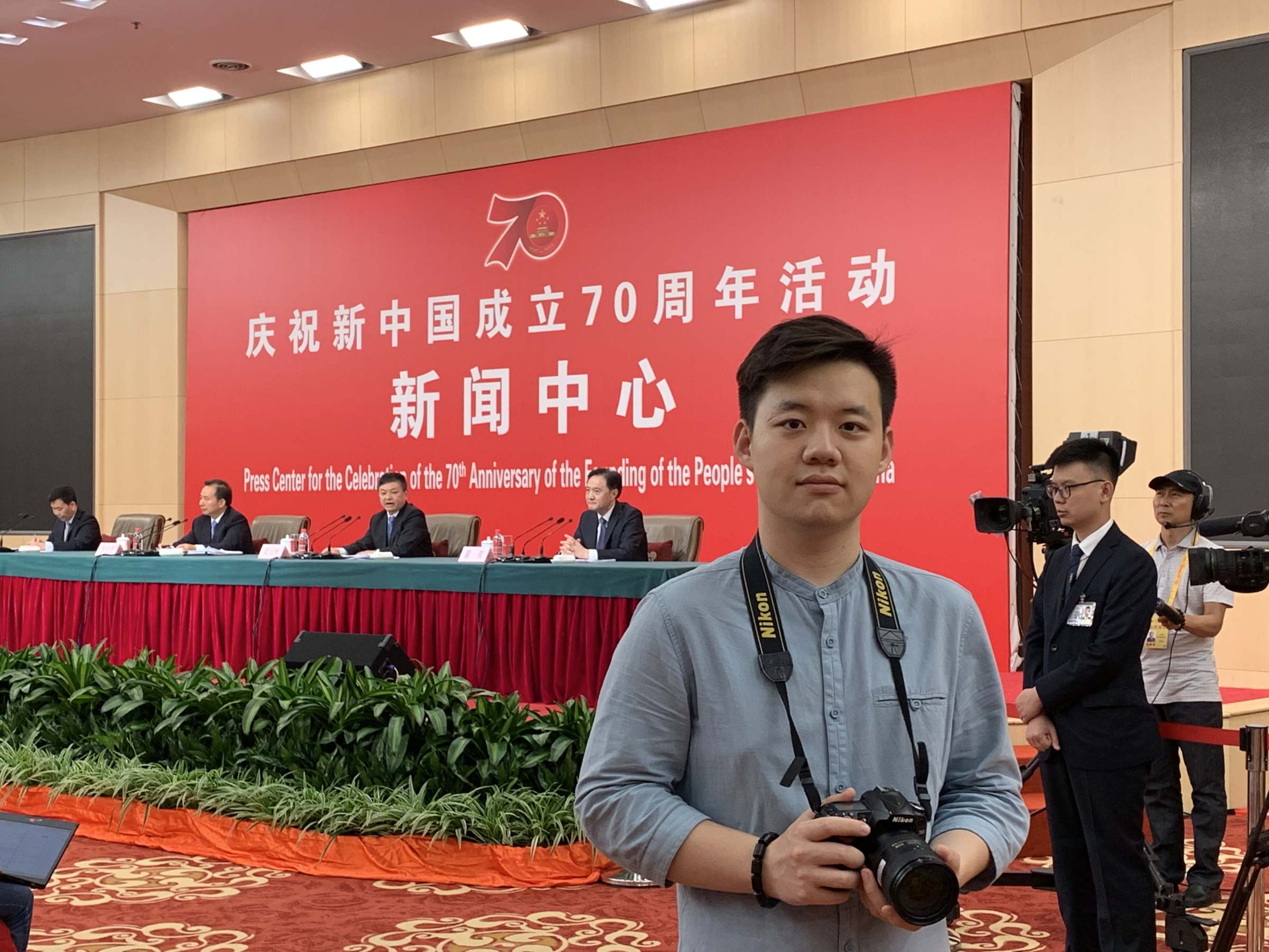 人民网记者编辑朱紫阳校友