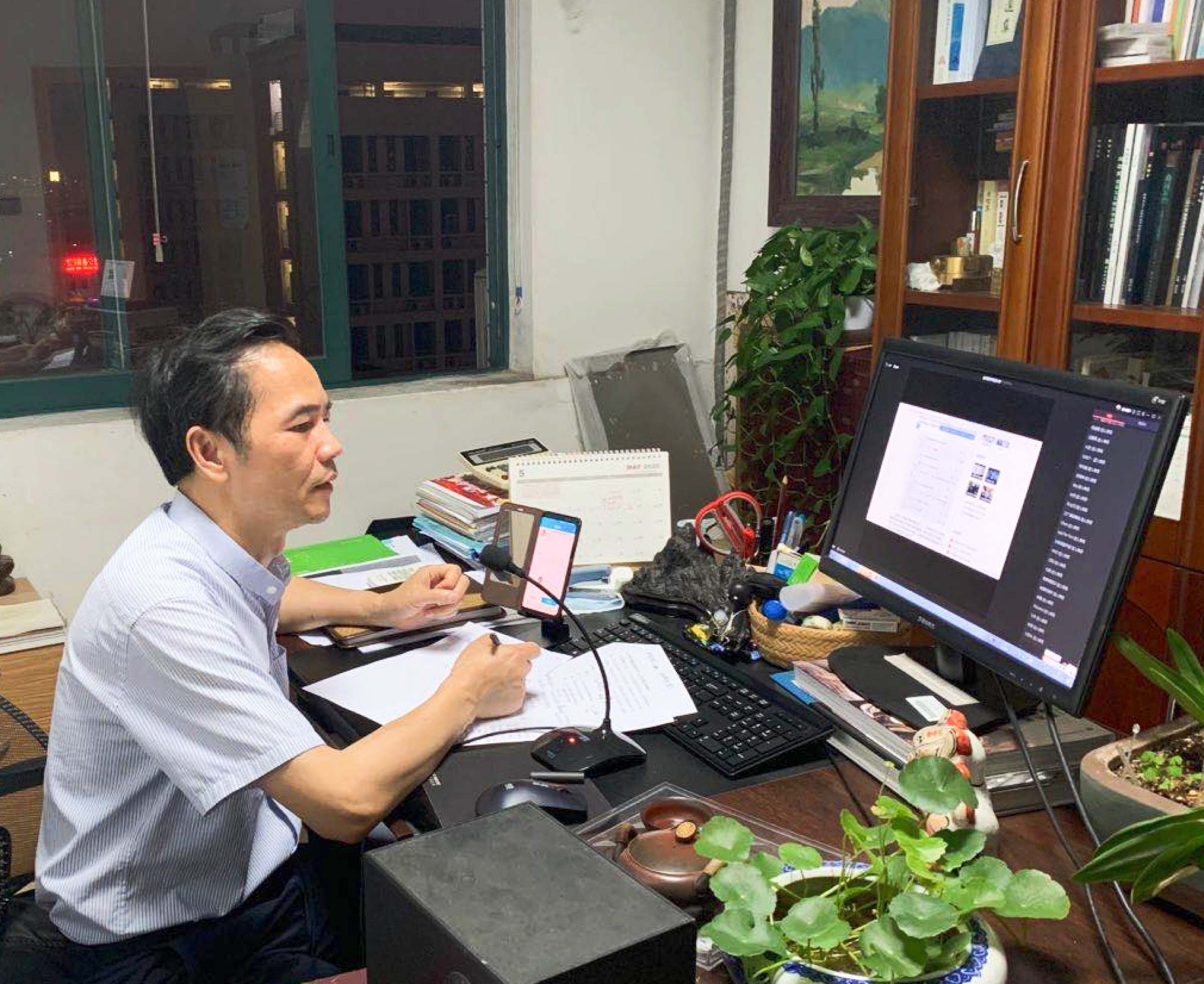 学院党委副书记林强