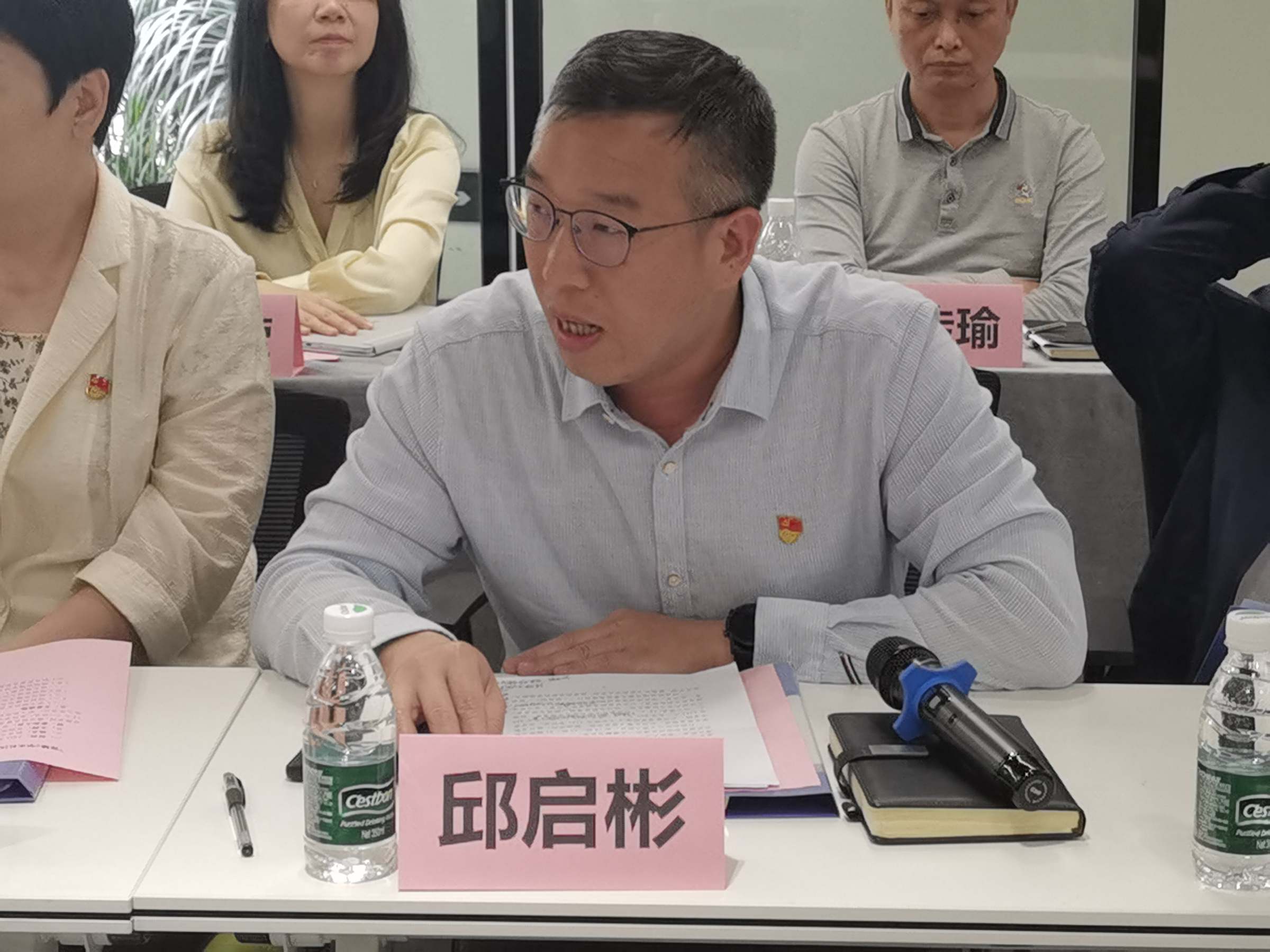 竹园学生社区党建工作站站长邱启彬代表结对共建工作站发言