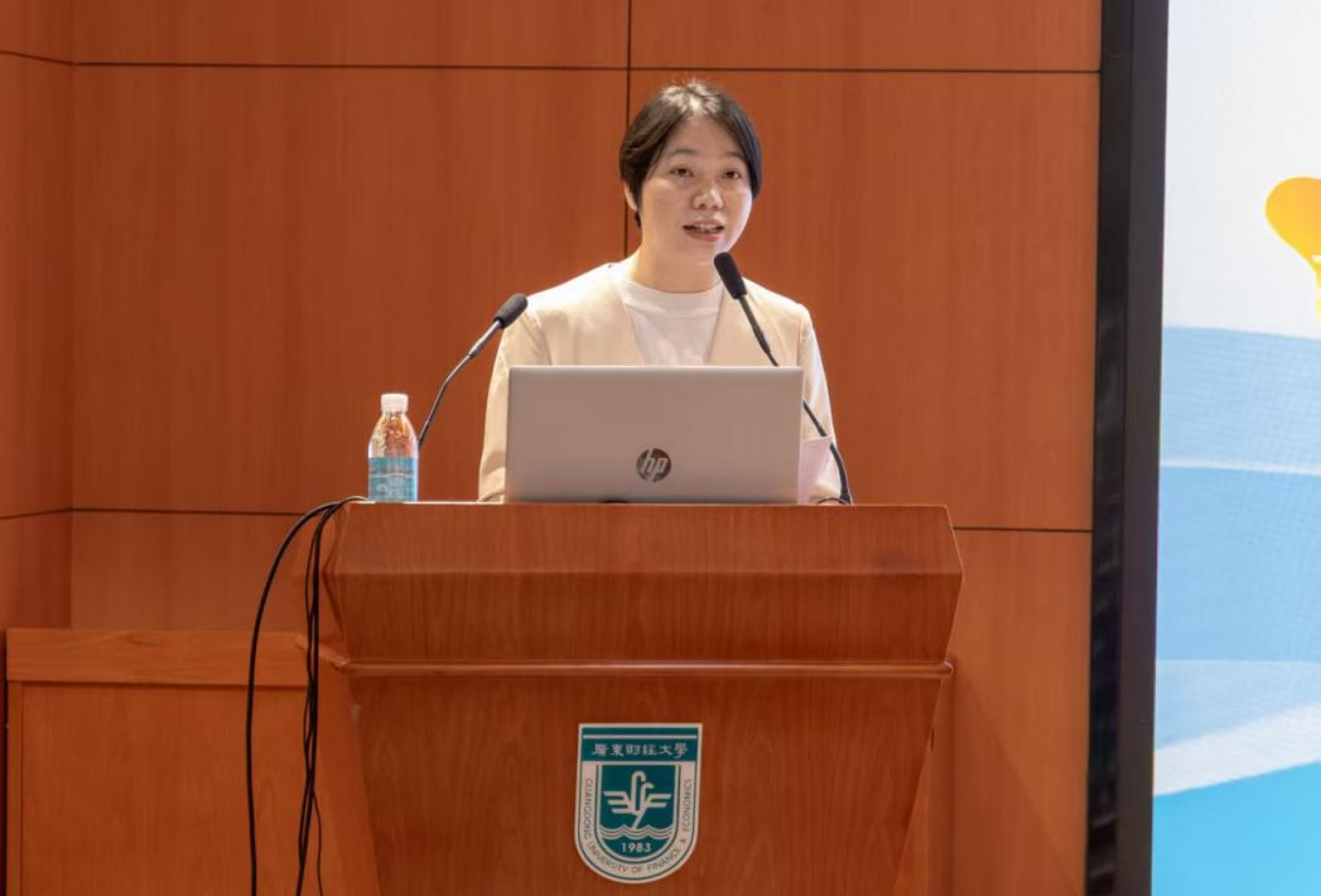 赛会志愿者通用培训讲师李小娜发言