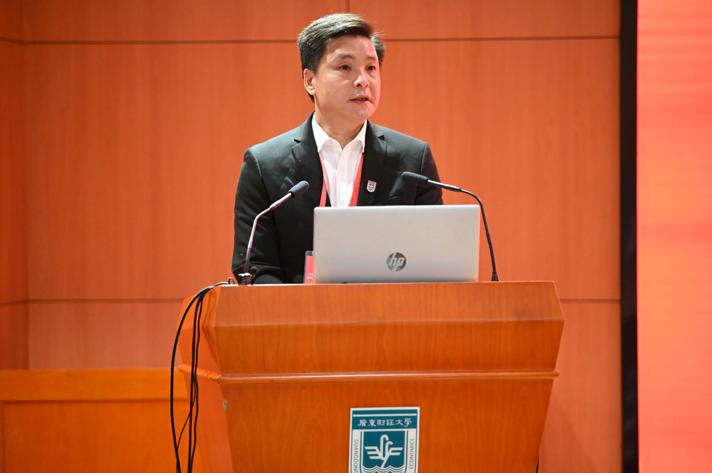 提案工作委员会主任张政彪作提案工作报告