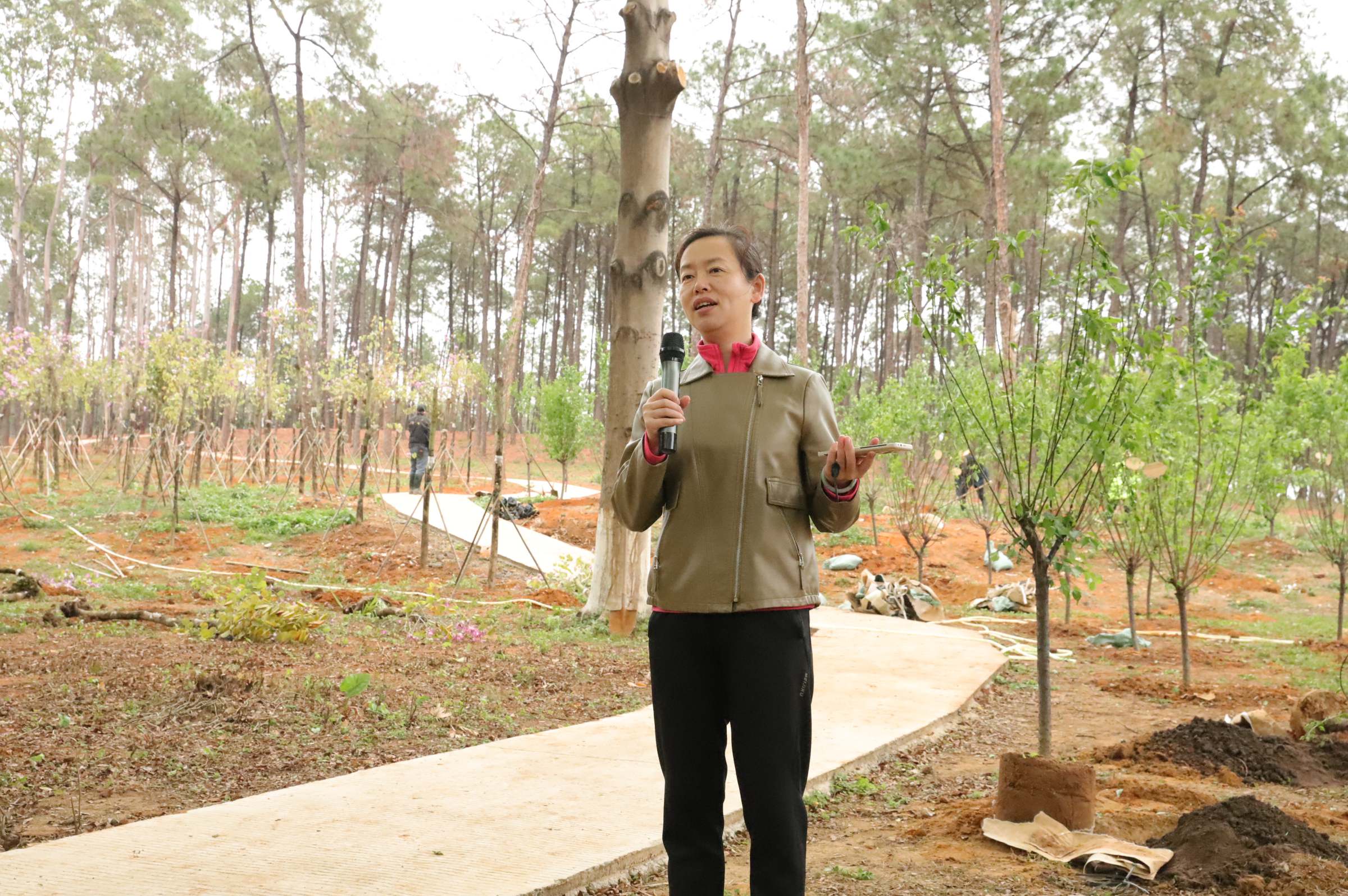 校友办主任段丹讲话