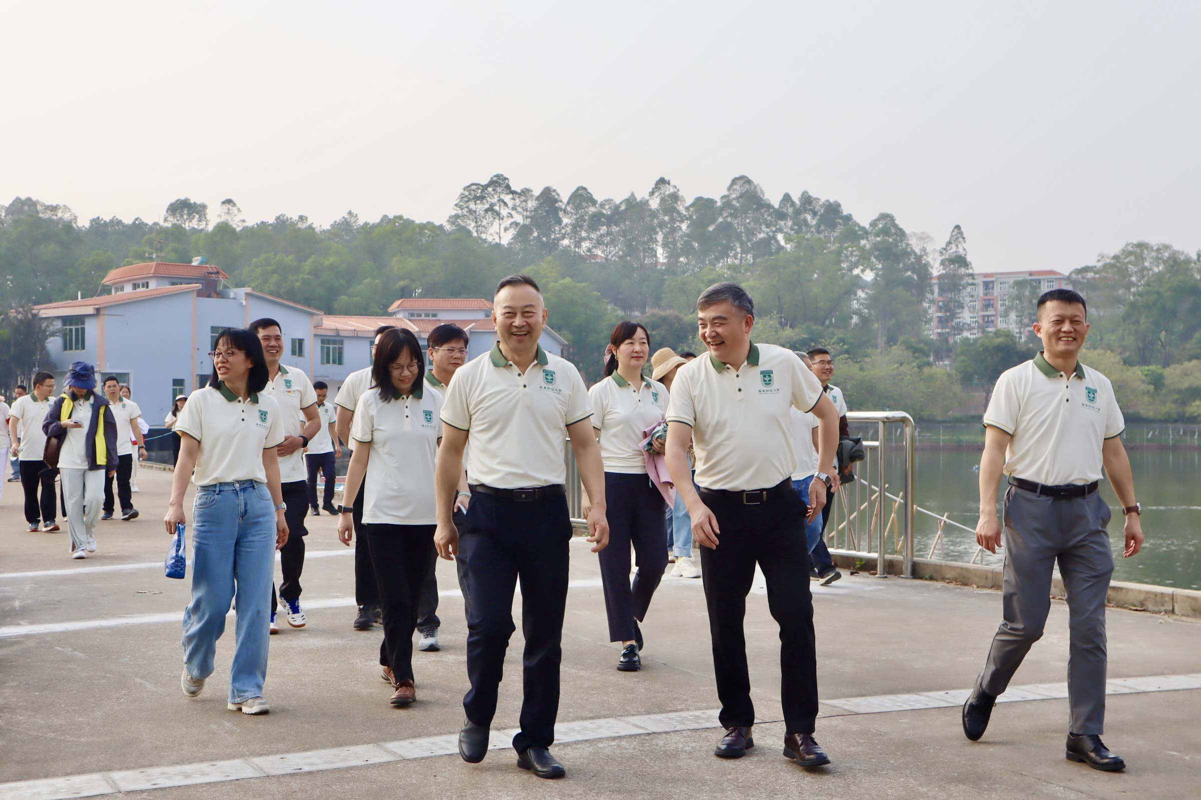校园健步行