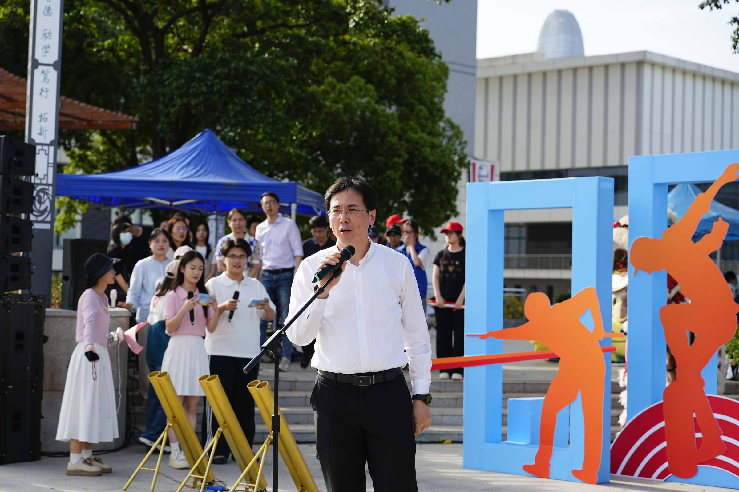 张凯副校长宣布开幕