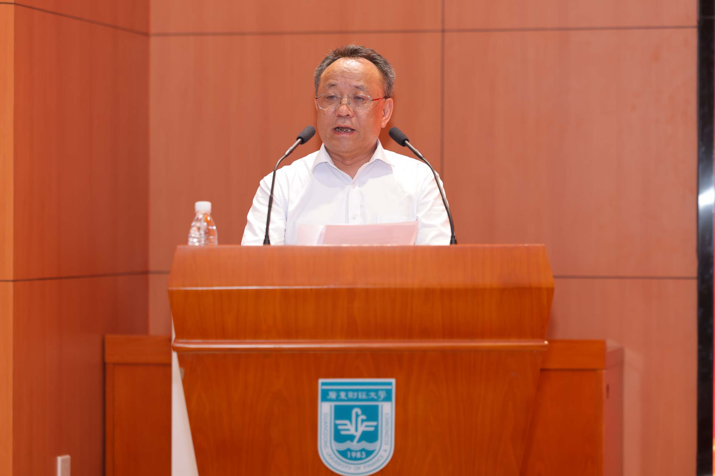 校长于海峰致辞