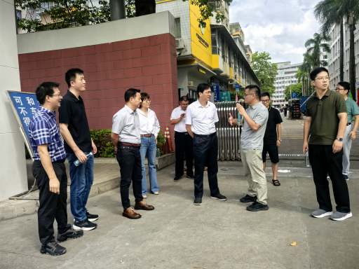 校领导带队检查指导迎新准备工作