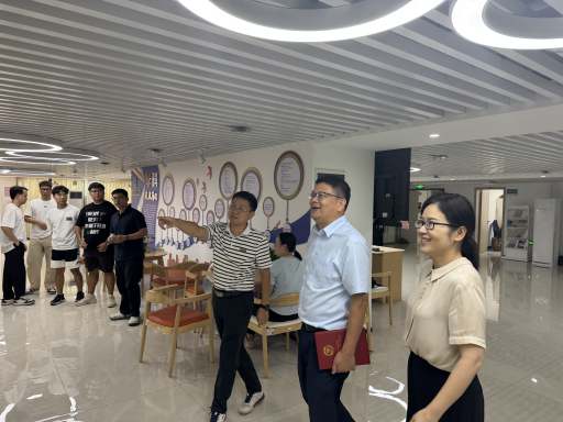 校领导带队检查指导研究生迎新准备工作