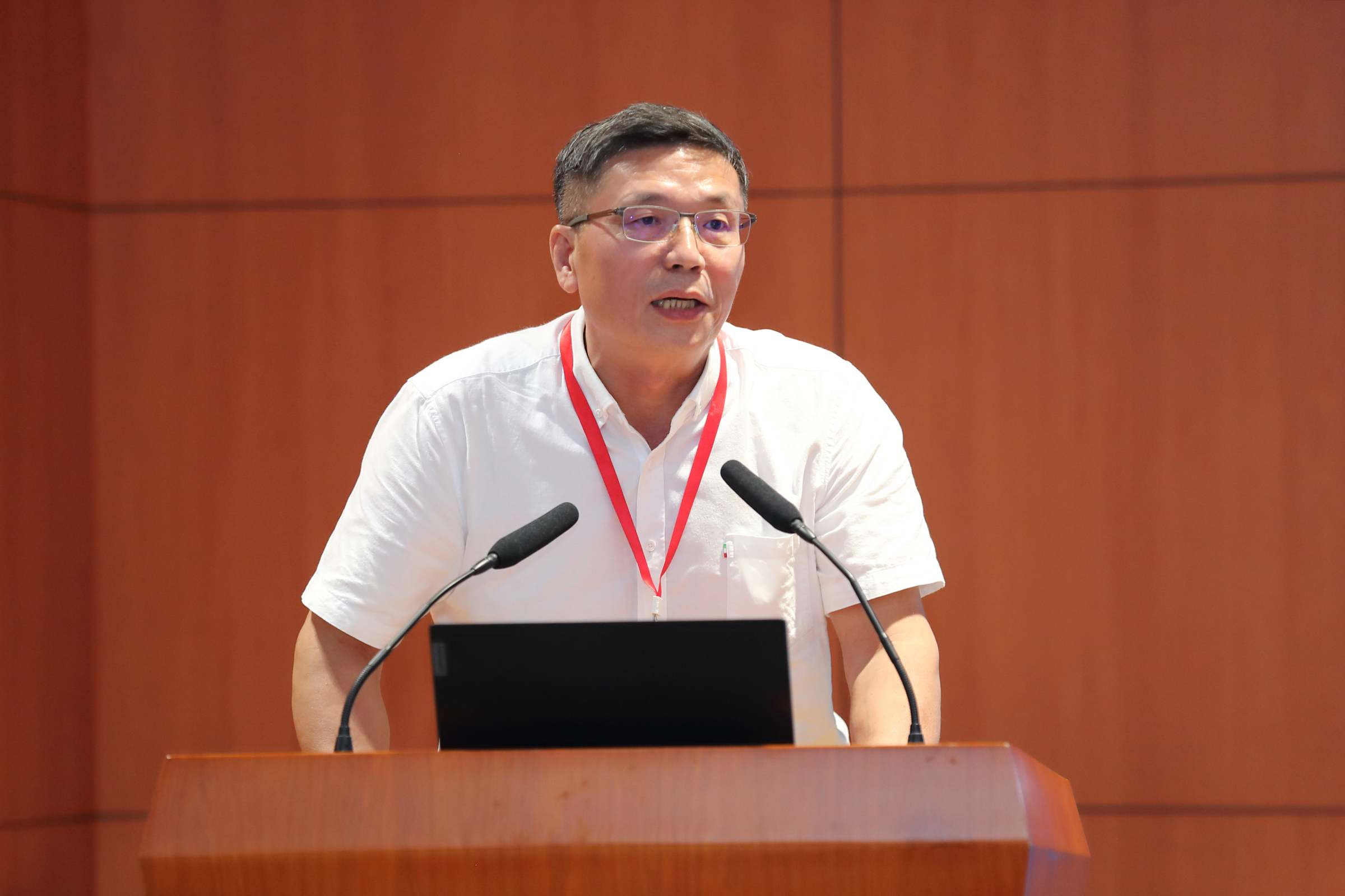 广州大学马克思主义学院院长赵中源教授作分享