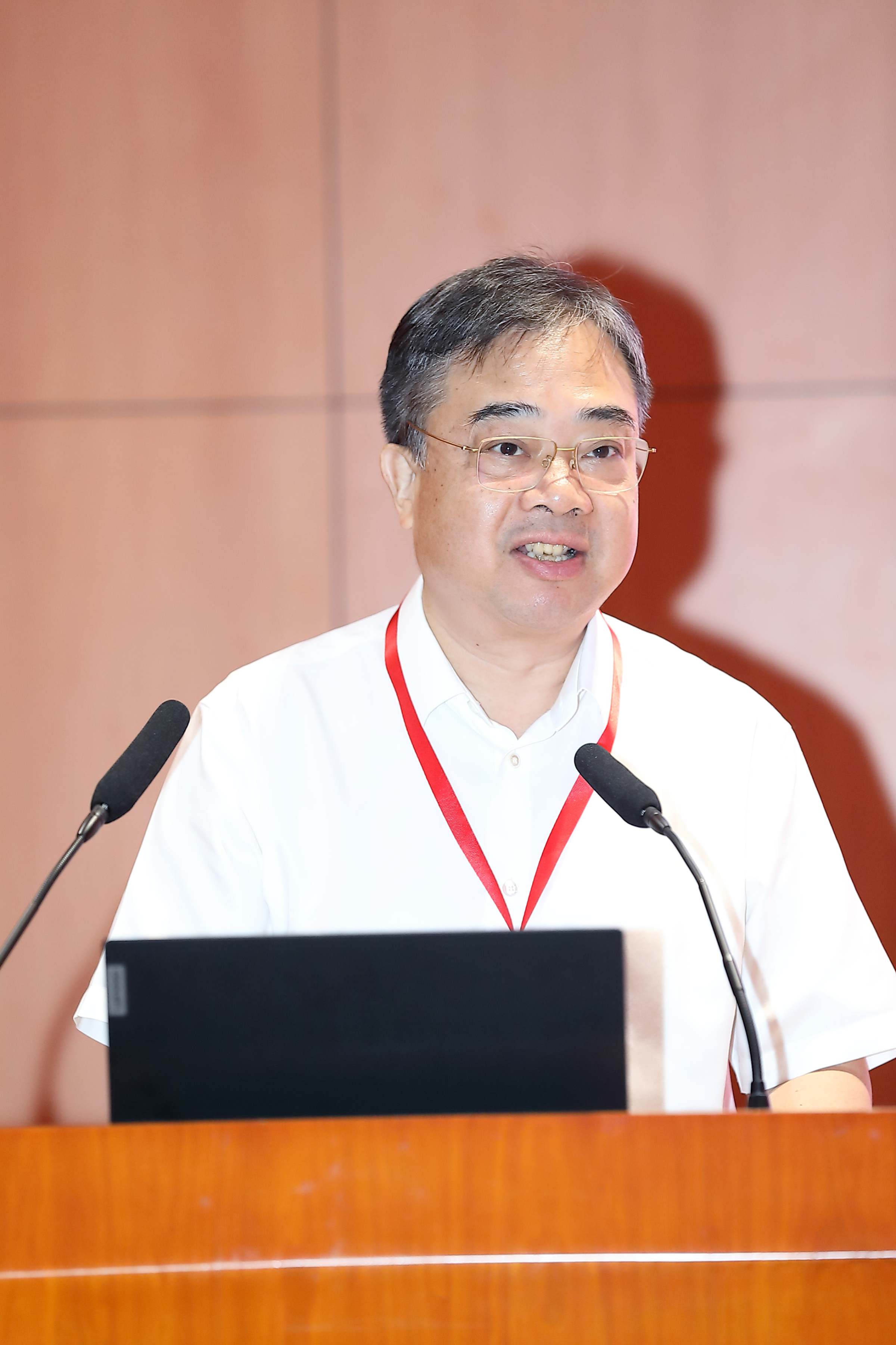 广东财经大学党委书记郑贤操教授致辞