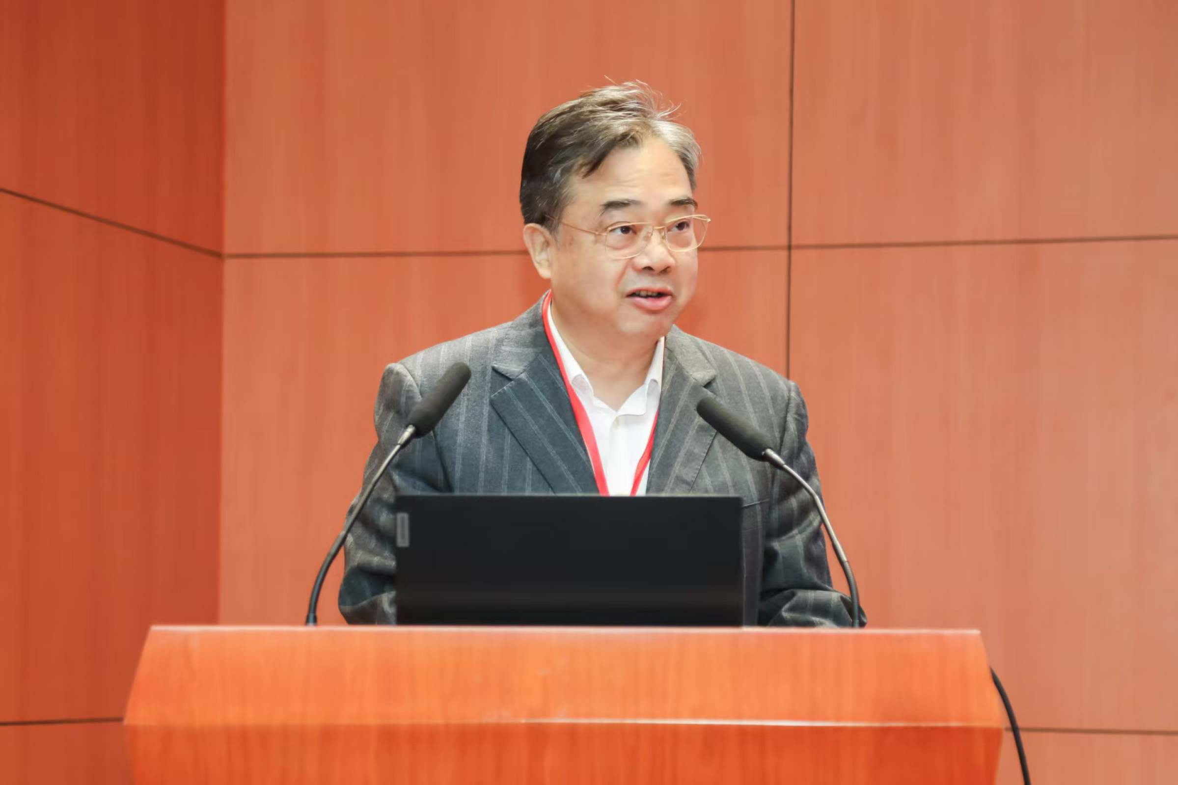 广东财经大学党委书记郑贤操致辞