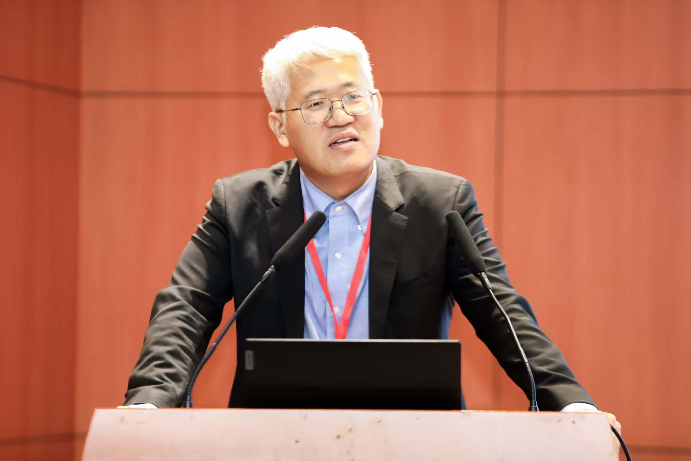 北京大学全球健康发展研究院赵秋运研究员作主旨演讲