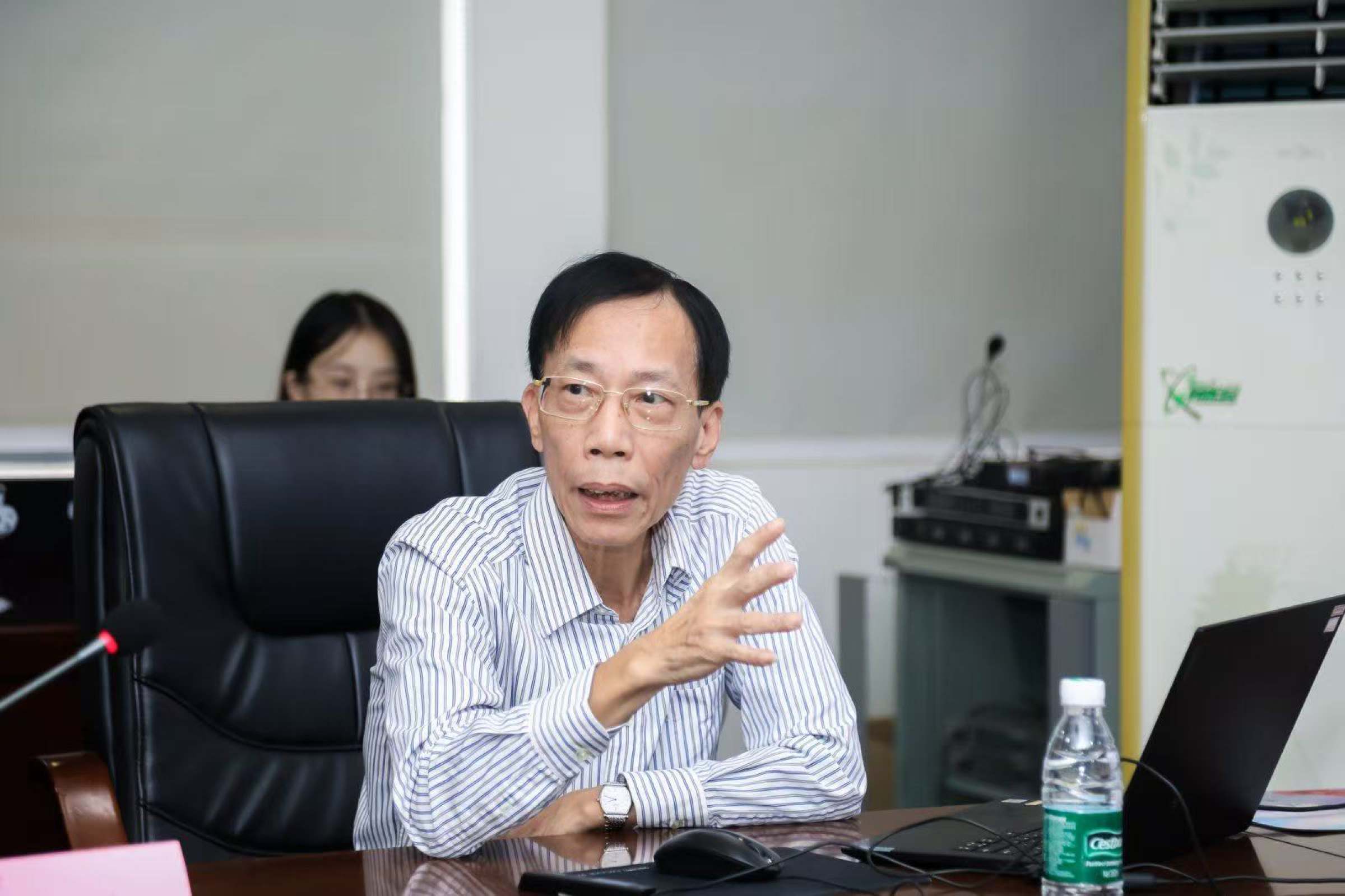 广东省政府“十五五”规划专家委员会副主席李惠武作主旨演讲