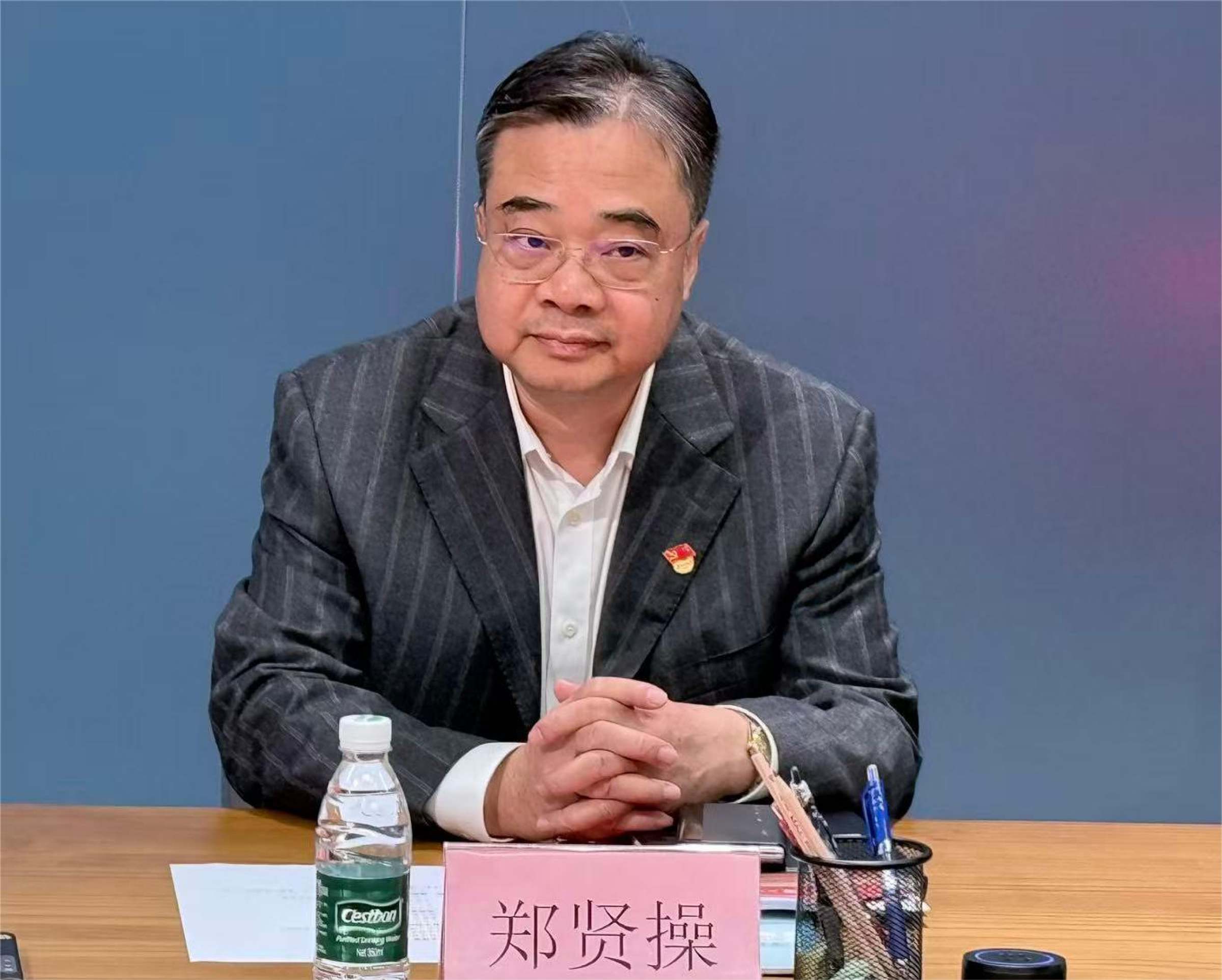 我校党委书记郑贤操讲话