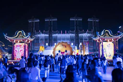 我校师生作品闪耀2025年广州国际灯光节