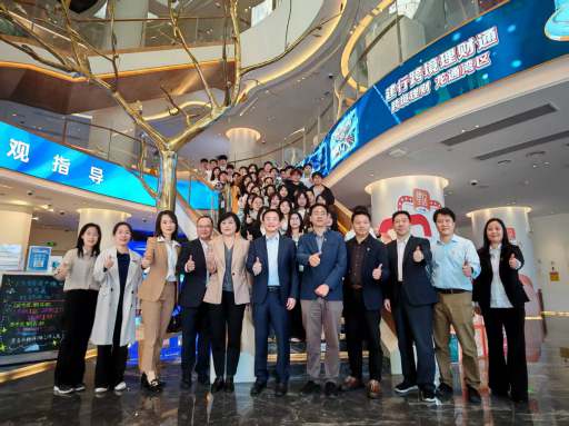 校领导带队前往中国建设银行开展“行走的思政课”活动