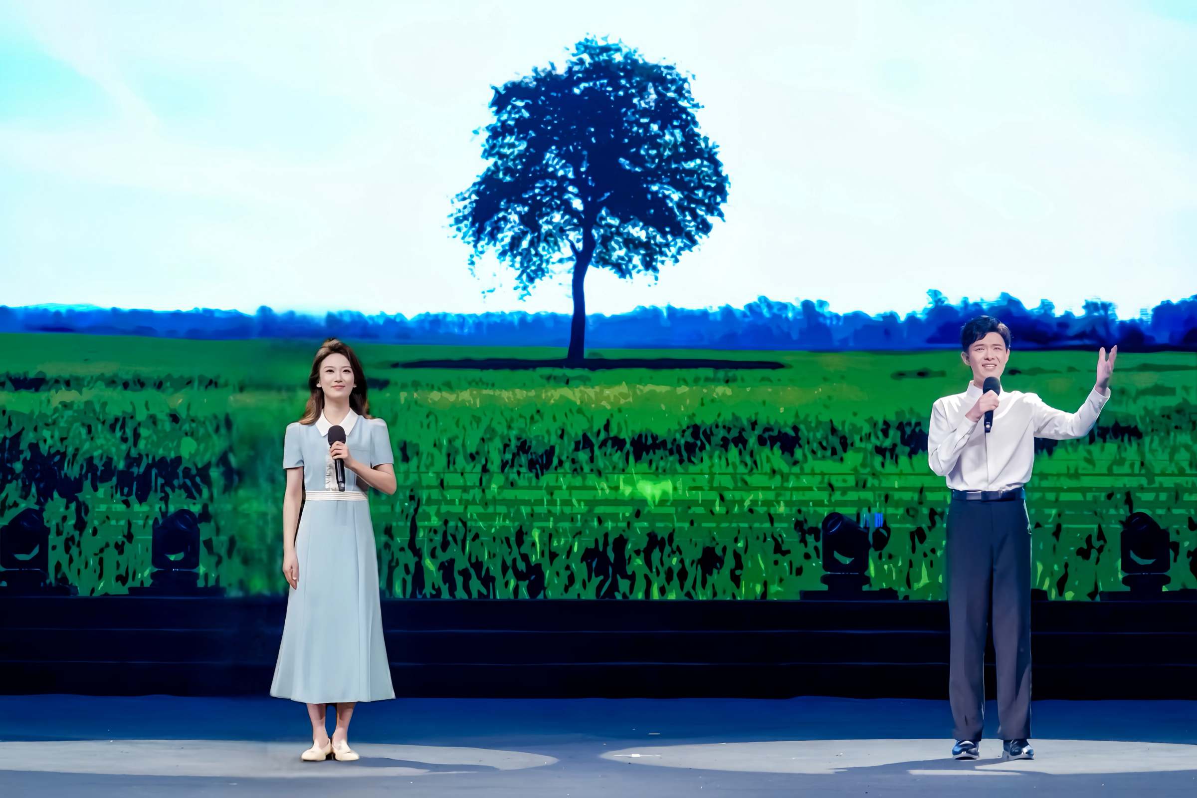 裴钰、姜世豪《故乡在远方》全国现场总决赛参赛照