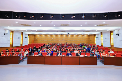 我校第十一期粤商领袖大讲堂开讲