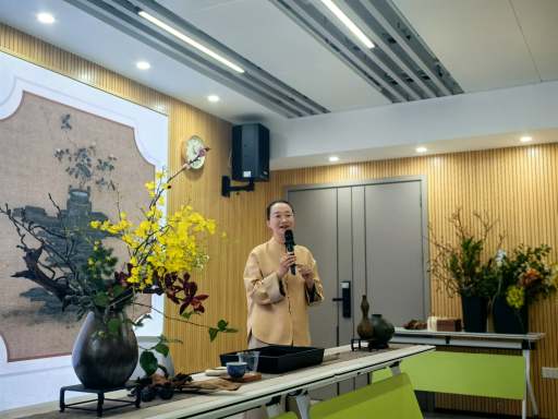 校工会组织开展青年女教师经验交流活动