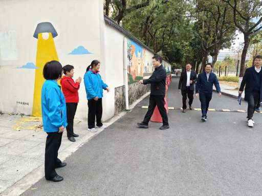 新春佳节总关情——校领导春节慰问留守人员