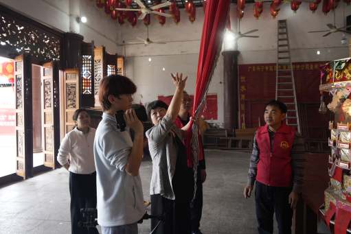 央广网 学习强国 南方网 人民网：广东财经大学师生团队赴兴宁开展“上灯+”民俗拍摄，以“网络强村”力量赋能非遗活化与乡村振兴