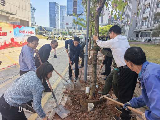 校领导带队开展2026年义务植树活动