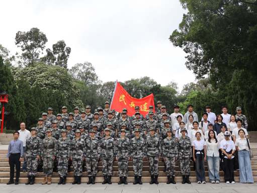 我校师生开展清明祭奠英烈活动