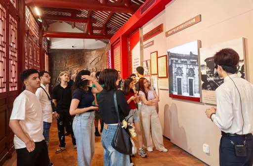 马克思主义学院组织留学生赴广州农讲所开展思政课教学